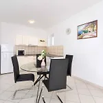 With Pool In Krk-insel Krk 43573 Apartamento *