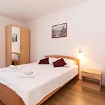 With Pool In Krk-insel Krk 43573 Apartamento *