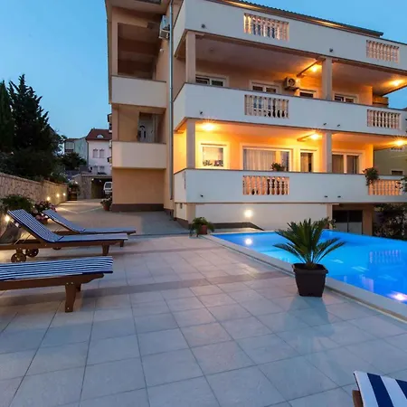 Apartamento With Pool In Krk-insel Krk 43573 Krk Town