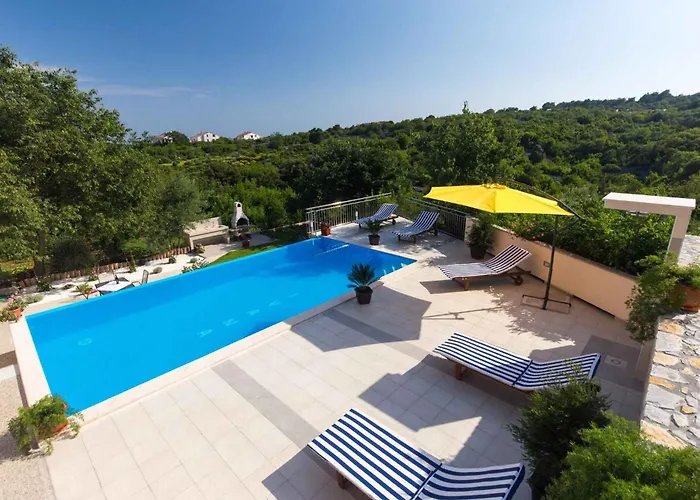 With Pool In Krk-insel Krk 43573 Apartament Veglia