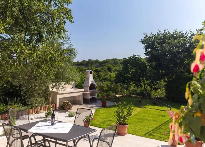 With Pool In Krk-insel Krk 43573 Veglia