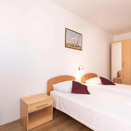 With Pool In Krk-insel Krk 43573 Apartamento