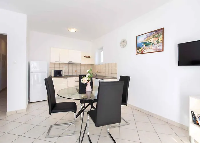 With Pool In Krk-insel Krk 43573 Apartamento *