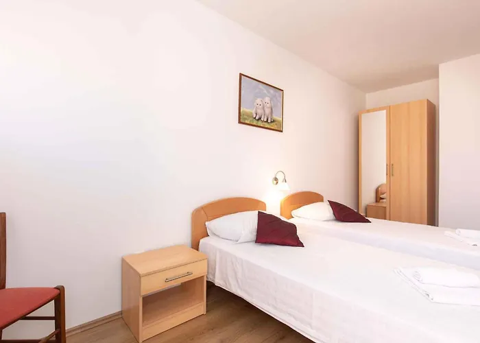 With Pool In Krk-insel Krk 43573 Apartamento