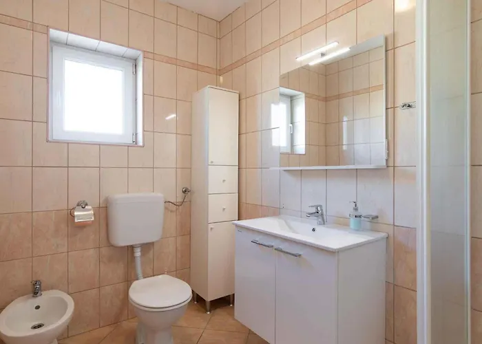 Apartamento With Pool In Krk-insel Krk 43573