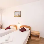 Lejlighed With Pool In Krk-insel Krk 43573 Krk Town