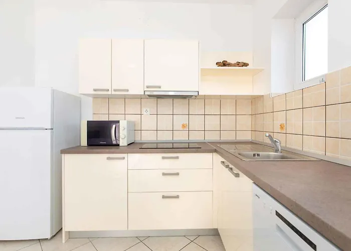 شقة With Pool In Krk-insel Krk 43573